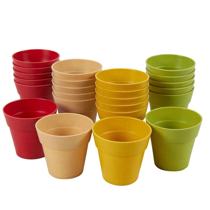 Plastic small plant pots